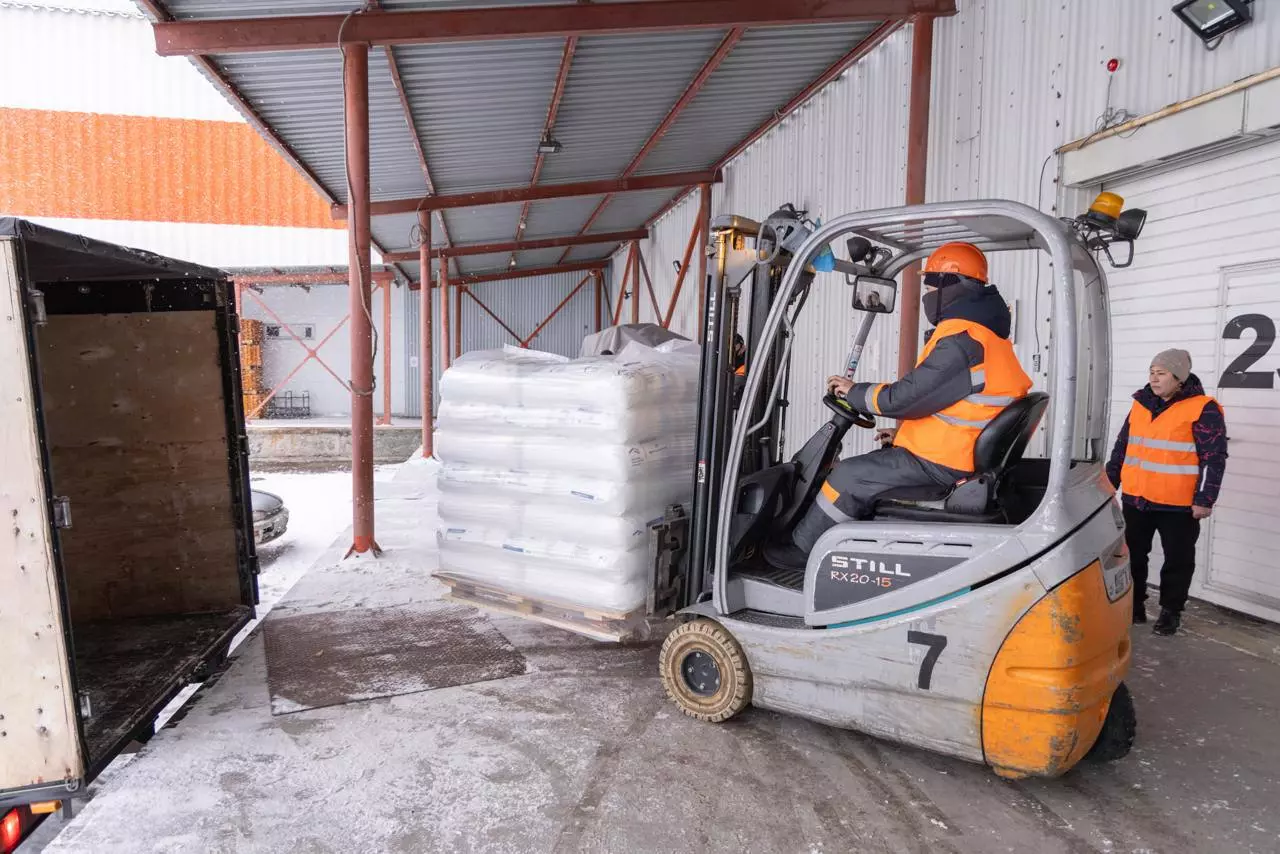 Около 2,7 тысяч тонн продукции отгружено со складов KPI в Алматы и Астане