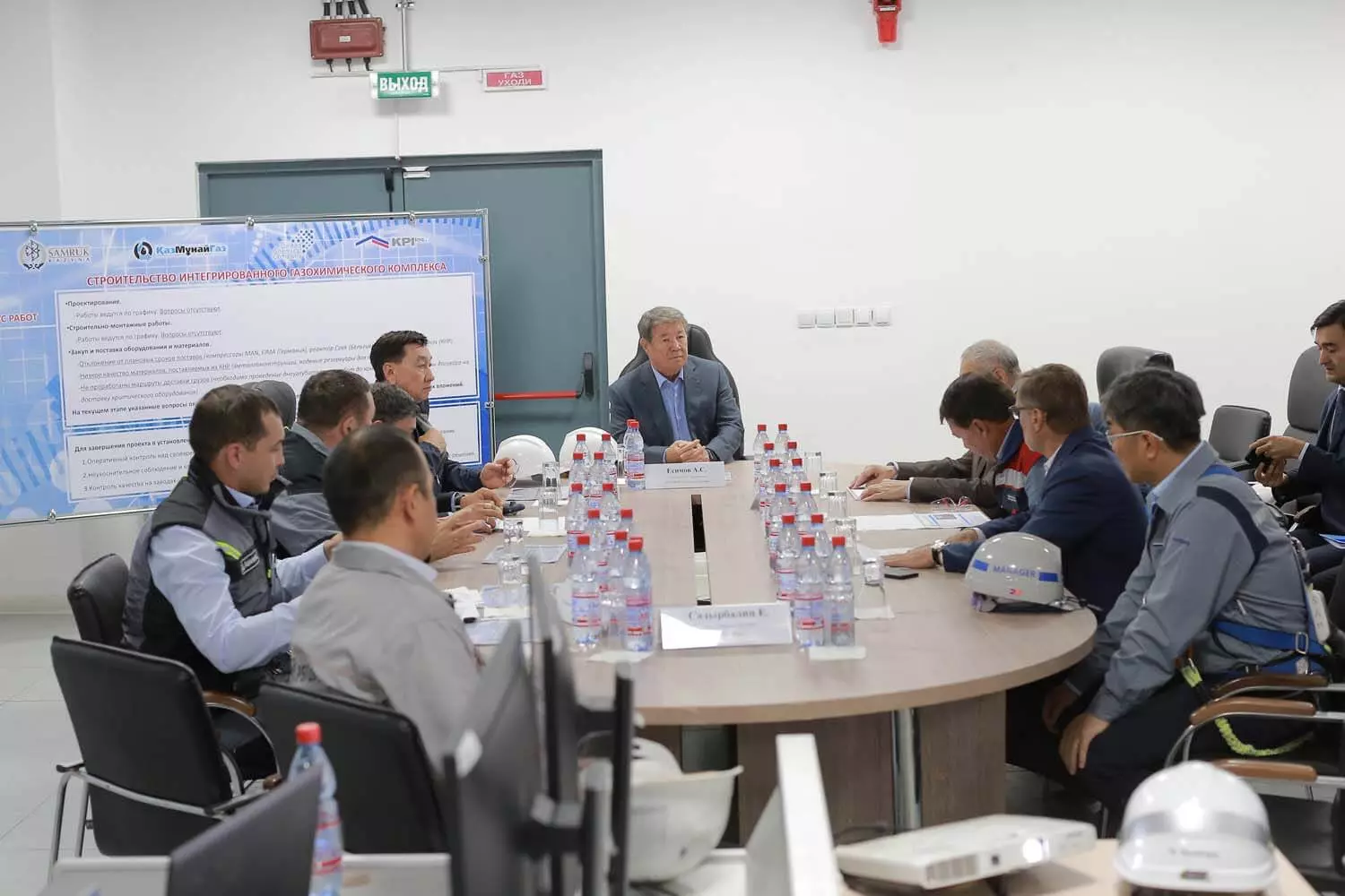 Ахметжан Есимов посетил нефтехимический технопарк
